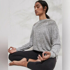 Athleta Mindful Pullover, Light Grey Heather SIZE Medium